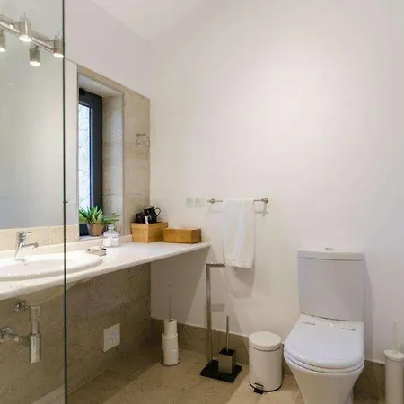 Astounding Portugal Grande 3 Bedrooms Direct Access To The Private Pool Ferragudo ヴィラ カルヴォエイロ