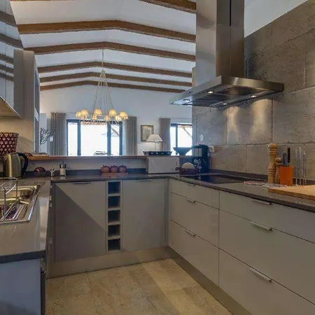ヴィラ Astounding Portugal Grande 3 Bedrooms Direct Access To The Private Pool Ferragudo カルヴォエイロ