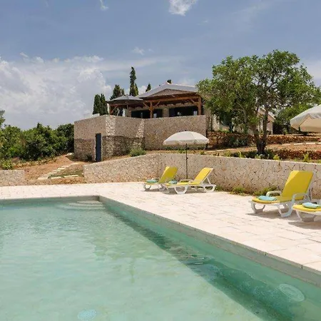 Astounding Portugal Grande 3 Bedrooms Direct Access To The Private Pool Ferragudo カルヴォエイロ