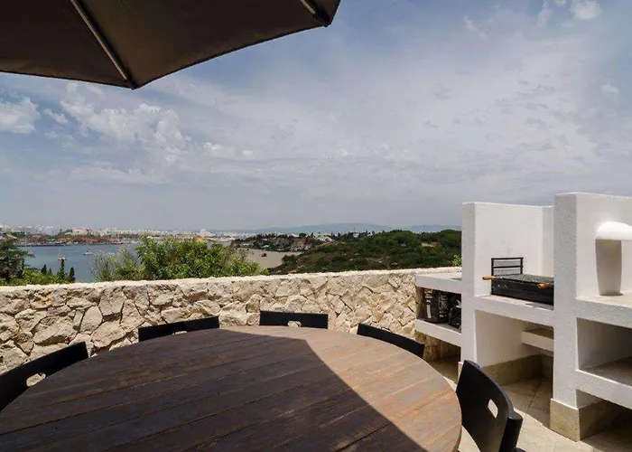 Вилла Astounding Portugal Grande 3 Bedrooms Direct Карвоейру